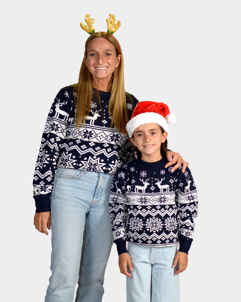 Pull de Noël pour Famille Bleu avec Renne et Étoiles Nordique