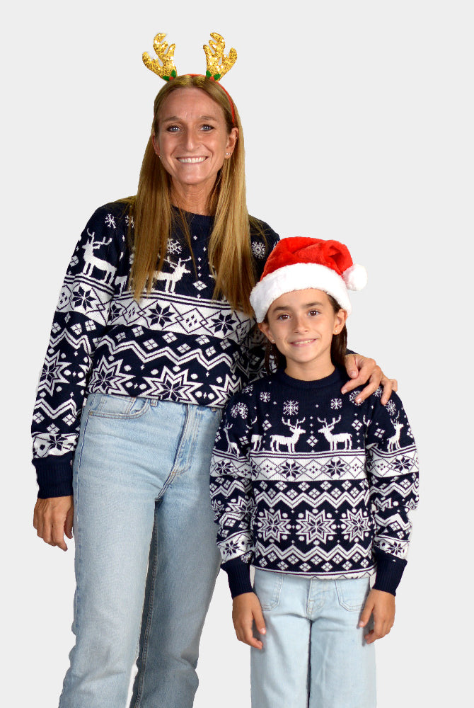 Pull de Noël pour Famille Bleu avec Renne et Étoiles Nordique