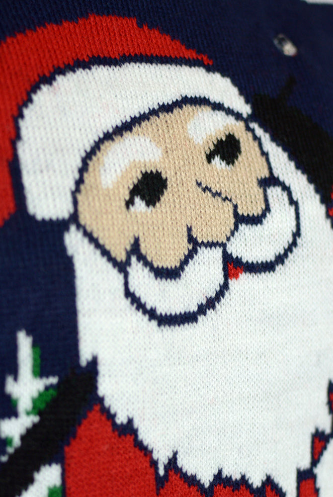 Pull de Noël pour Couple Lumineux LED Père Noël jouant au Golf detail