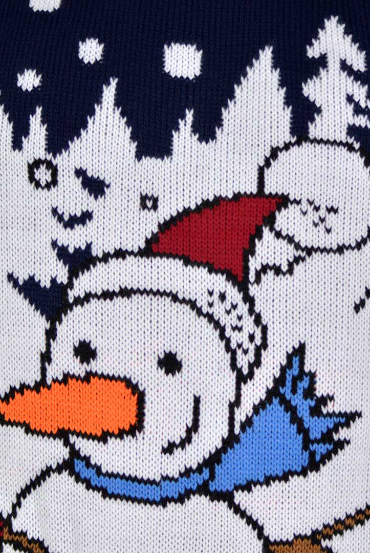 Pull de Noël pour Couple Bonhomme de Neige en Traîneau detail