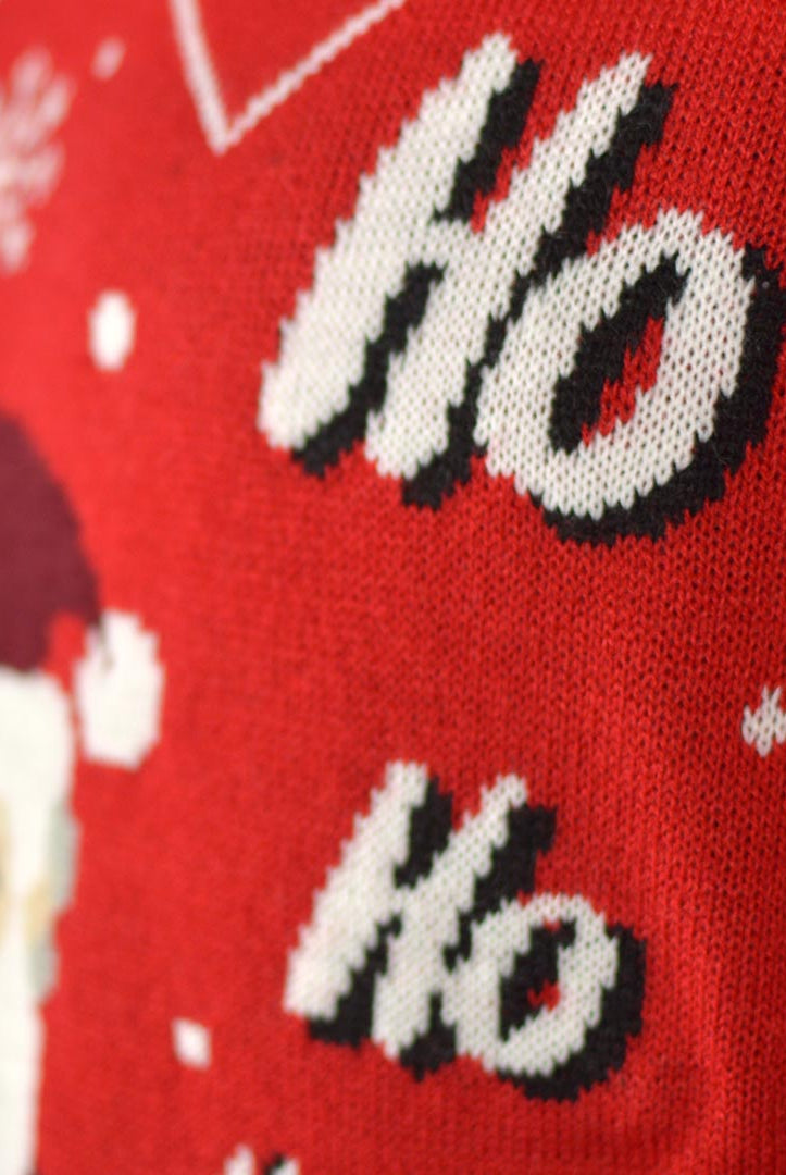 Pull de Noël pour Couple avec Père Noël Entrant par la Cheminée detail
