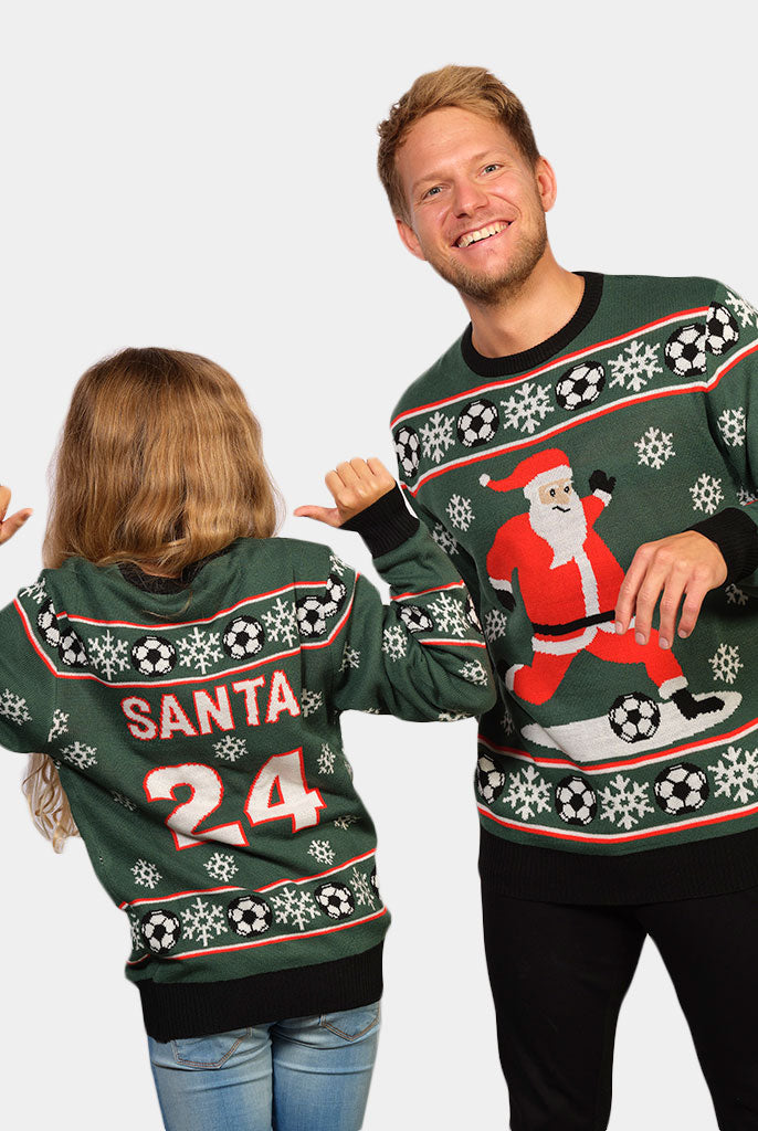 Pull de Noël pour Couple Vert Père Noël jouant au Foot homme