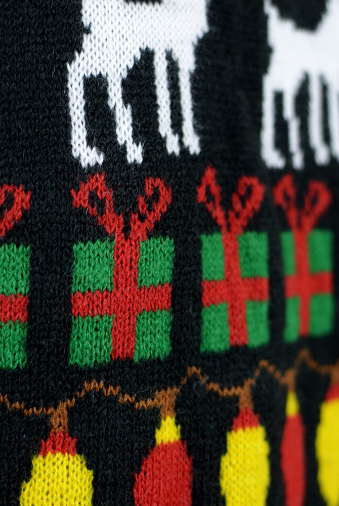 Pull de Noël Sapins, Rennes et Cadeaux Noir