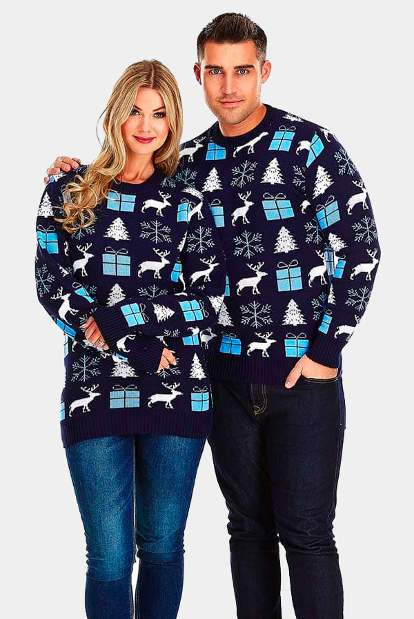 Pull de Noël Bleu avec Rennes, Cadeaux et Sapins Couple