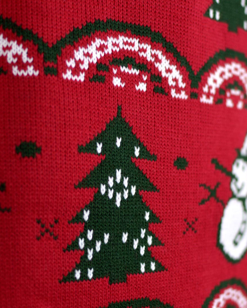 Pull de Noël Rouge avec Sapins et Bonhommes de Neige Détail