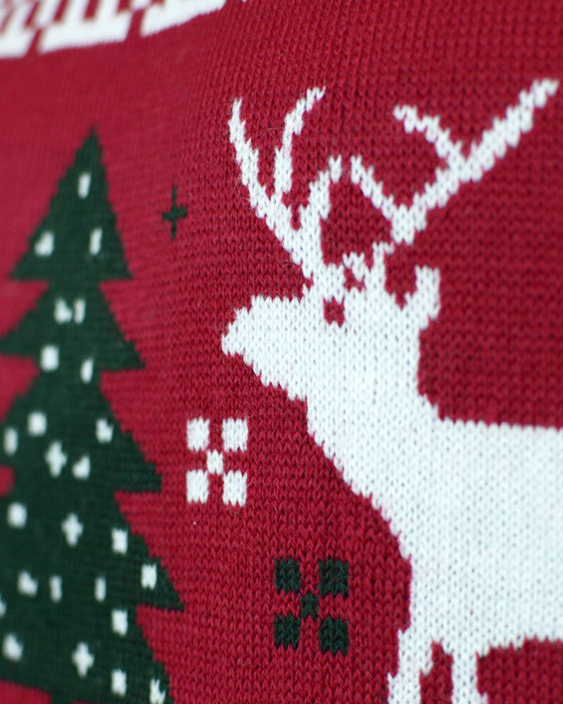 Pull de Noël Rouge avec Sapins de Noël et Rennes Détail Neige