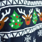 Pull de Noël Cardigan pour Couple Bleu avec Rennes et Sapins de Noël detail