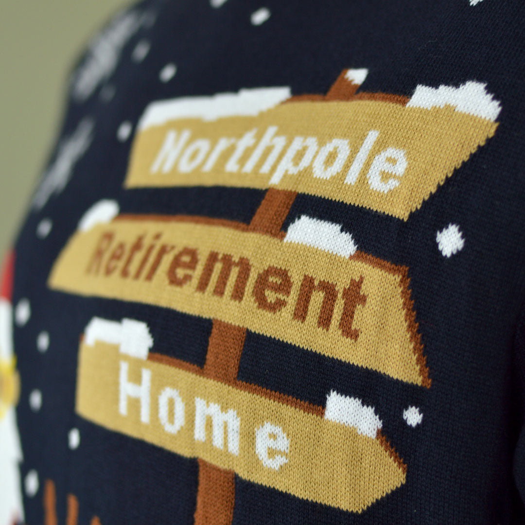 Pull de Noël pour Couple Père Noël avec Déambulateur sur la Voie de la Retraite detail