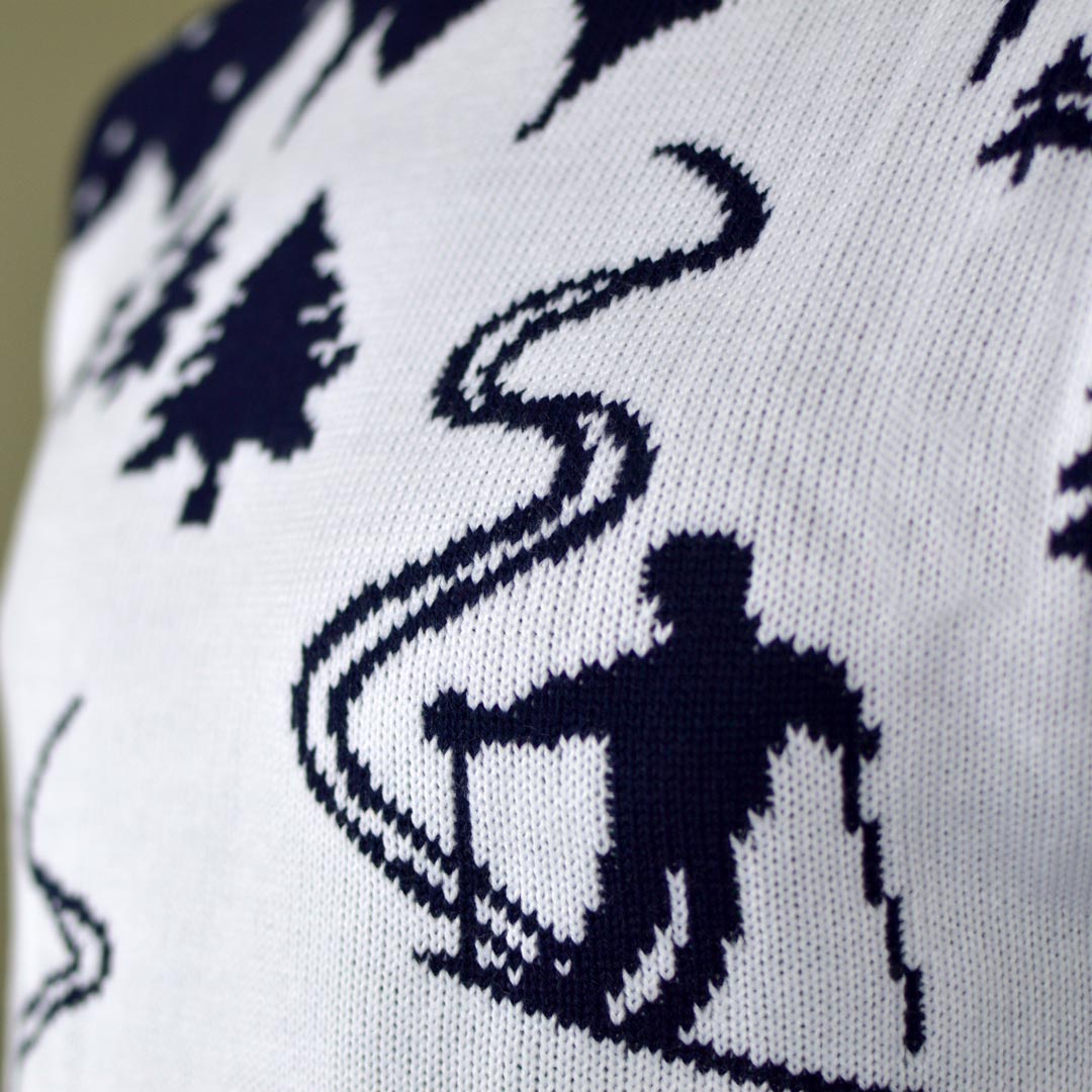 Pull de Noël pour Couple Piste de Ski et Skieurs detail